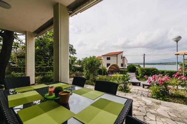 Villa Sarah Klimno Kültér fotó